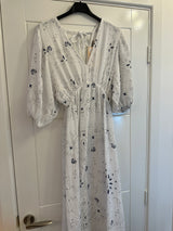 Beautiful White Patterned 100% Cotton Dress 8-16