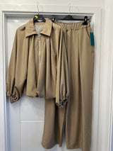 Stunning two piece trouser suit co-ord. Size 10-16
