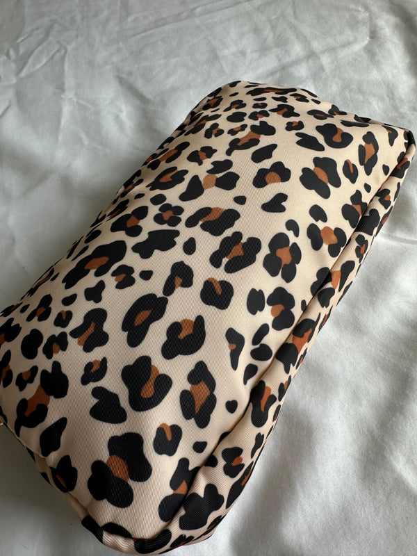 Medium Pouch - Leopard Print