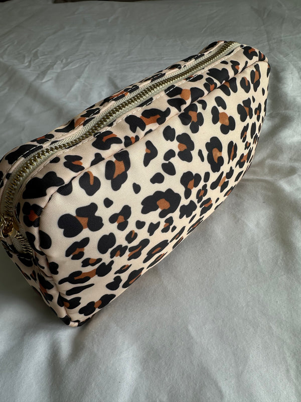 Medium Pouch - Leopard Print